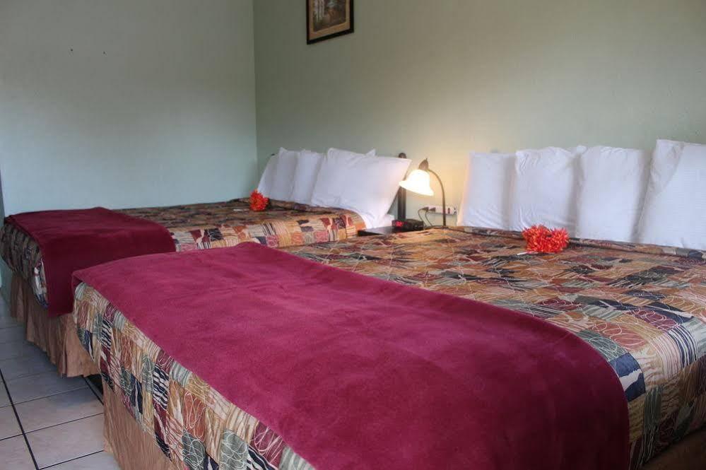 Sunshine Inn & Suites Venice, Florida Venice Gardens Ngoại thất bức ảnh
